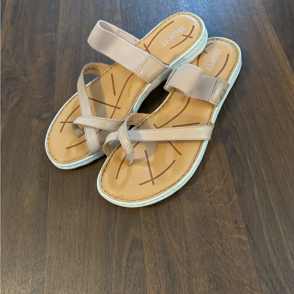Born sandals size 10 never wore.
